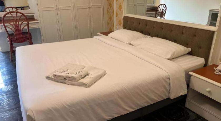 Rest@Ratchada Hotel Bangkok Exterior foto
